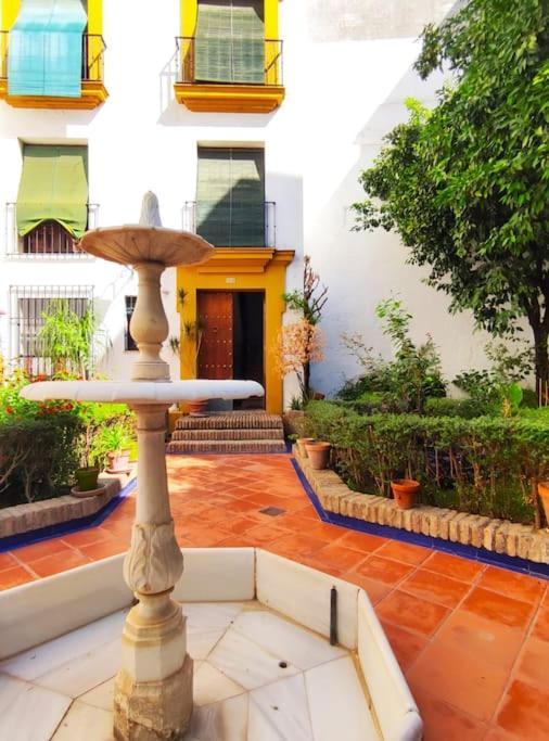 Plaza Cristo De Burgos Apartment Seville Ngoại thất bức ảnh