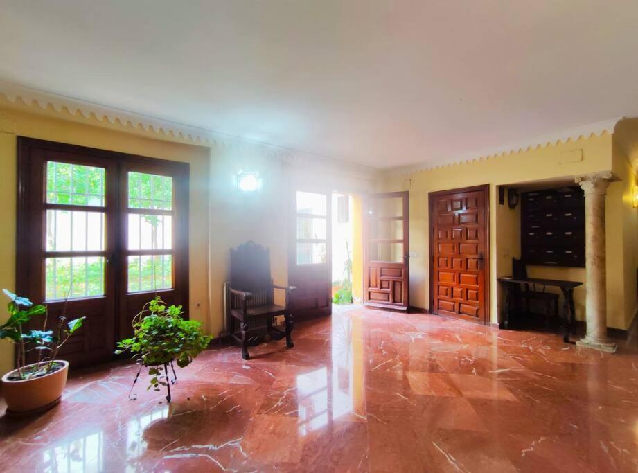Plaza Cristo De Burgos Apartment Seville Ngoại thất bức ảnh