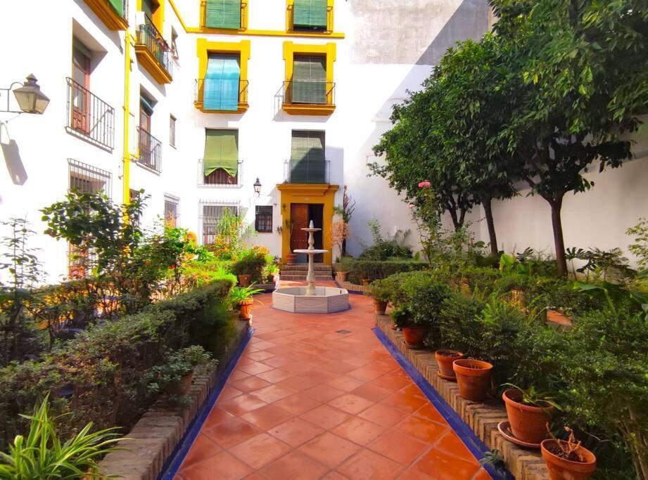 Plaza Cristo De Burgos Apartment Seville Ngoại thất bức ảnh