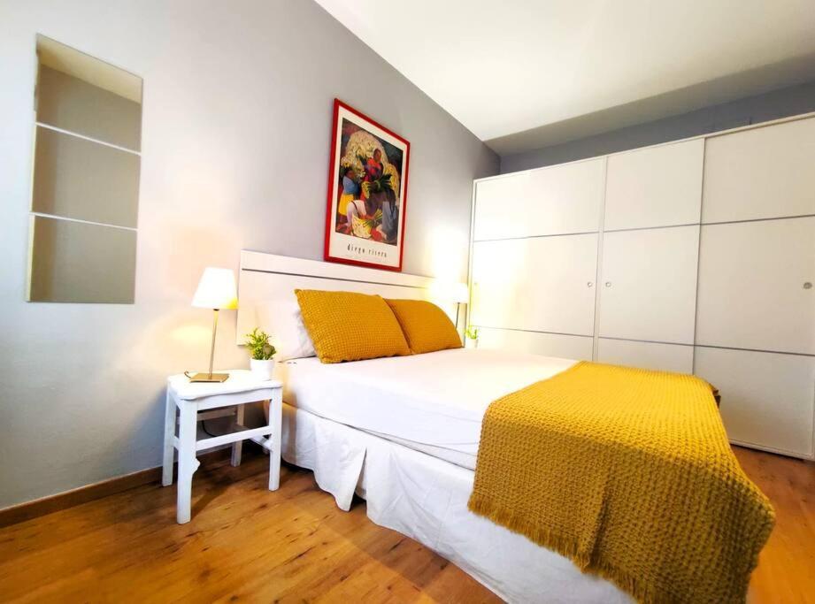Plaza Cristo De Burgos Apartment Seville Ngoại thất bức ảnh